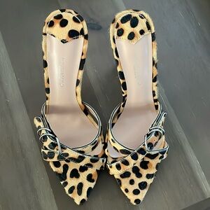 Tony Bianco Mikki  leopard Sandal 
Size 38 
Never been worn